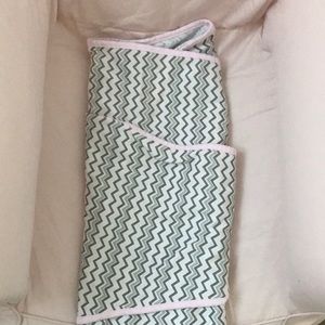 Miracle Blanket swaddle NWOT. Retails for $30